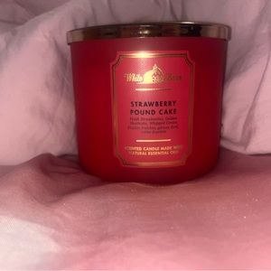 Strawberry pound cake bath and body works candle